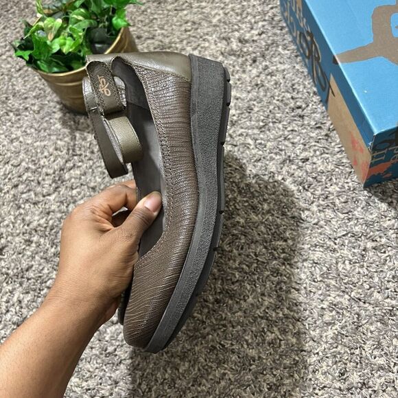 OTBT Scamper Leather Low Wedge Shoes Ankle Strap Size 8.5 M Brown Leather New - Picture 7 of 8